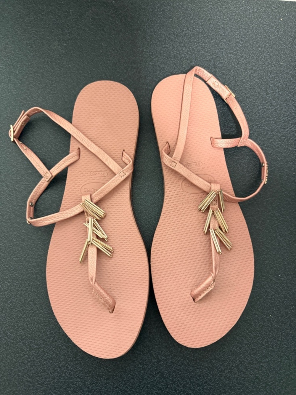Havaianas Pink T-Strap Sandals with Gold Bead Accents